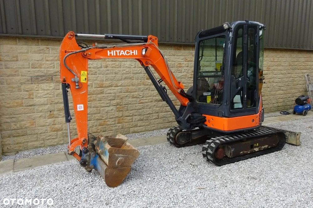 Hitachi ZX29U - 9