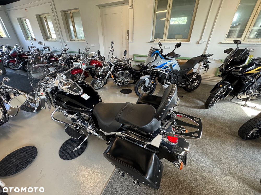 Suzuki Intruder - 5