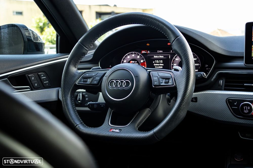 Audi RS4 Avant - 16