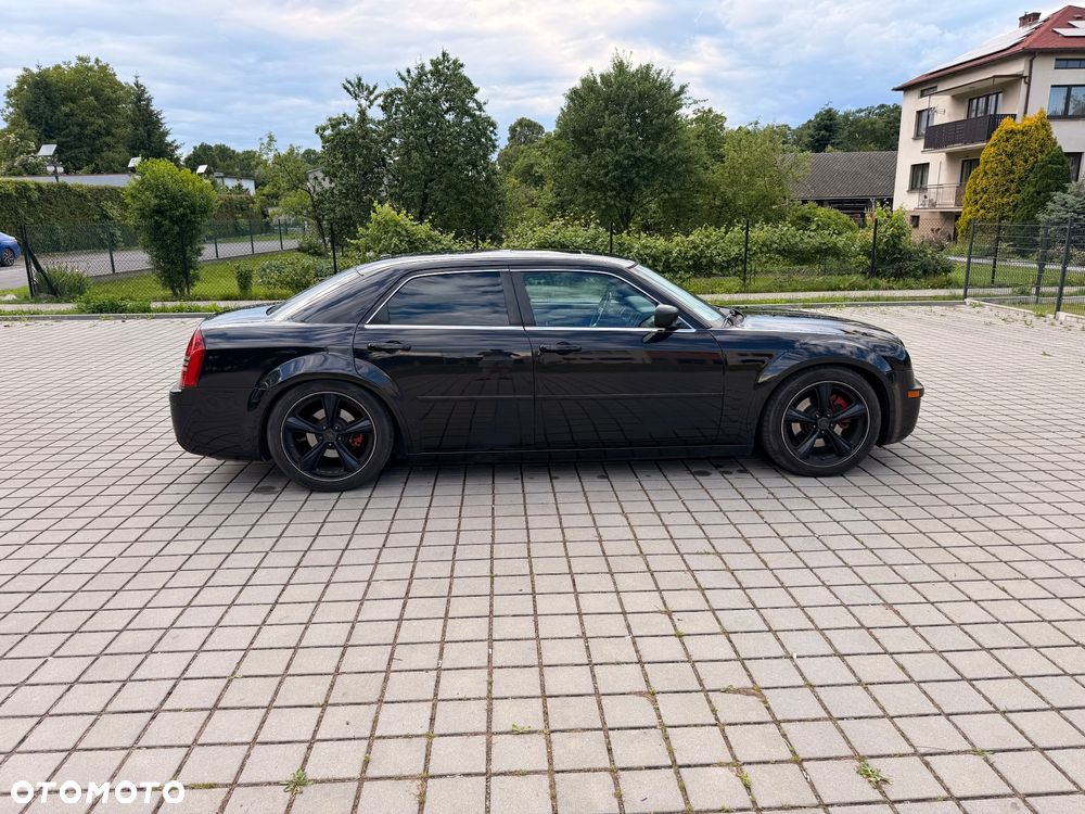 Chrysler 300C 5.7 V8 Hemi - 8