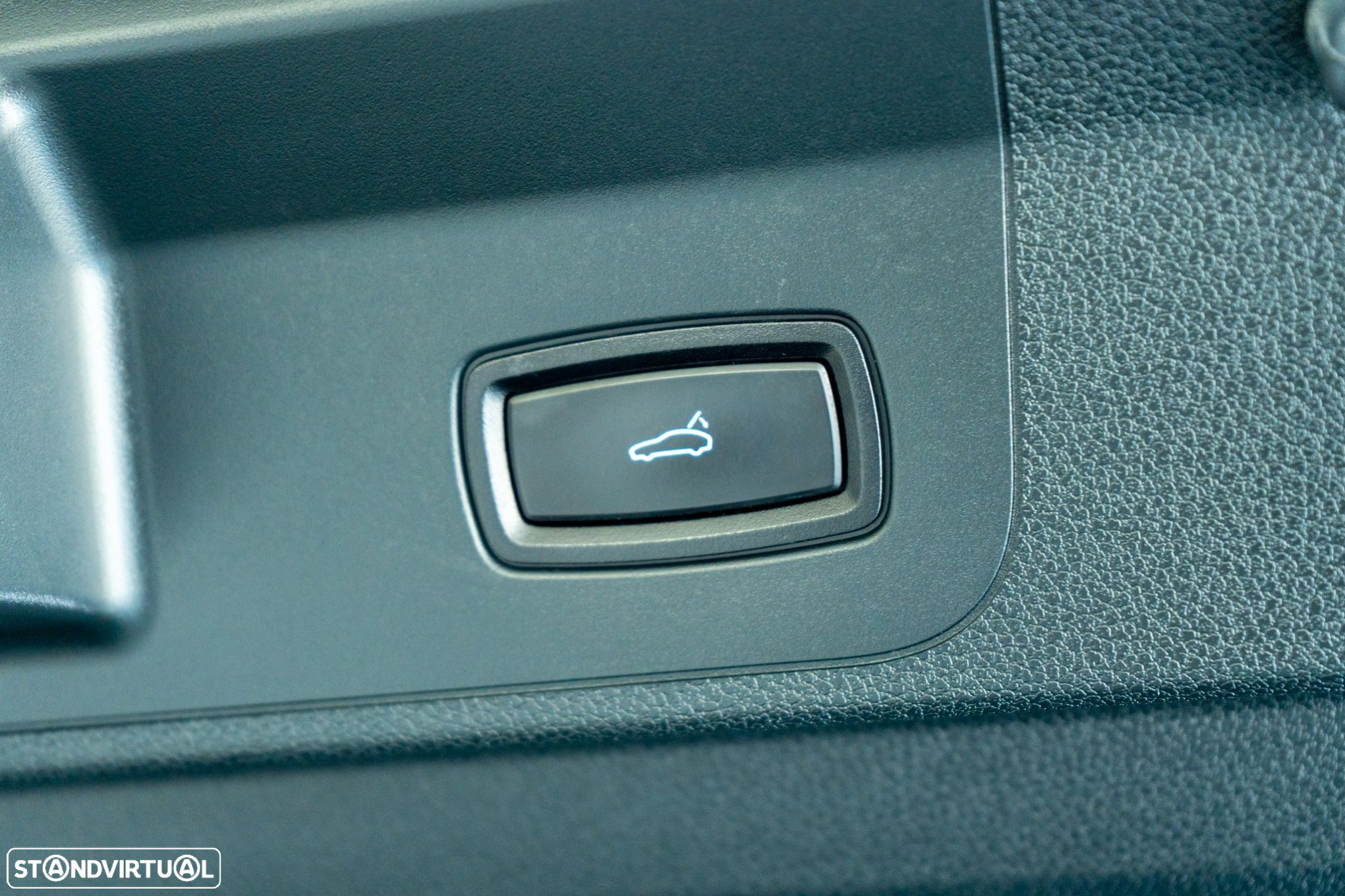 Porsche Panamera 4 E-Hybrid - 30