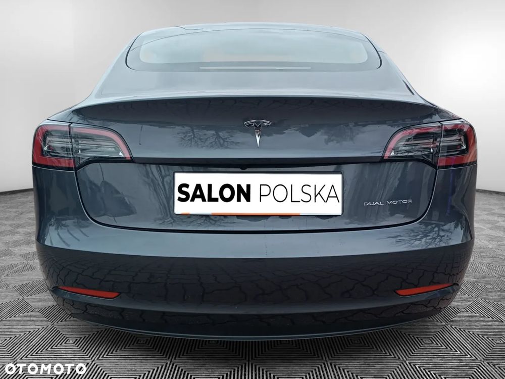 Tesla Model 3 - 4