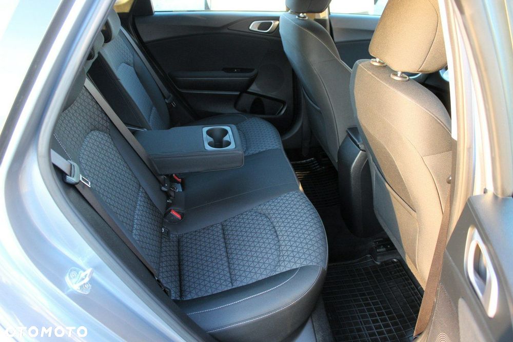 Kia Ceed 1.6 CRDi mHEV M - 13