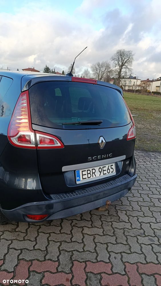 Renault Scenic 1.9 dCi FAP Privilege - 10