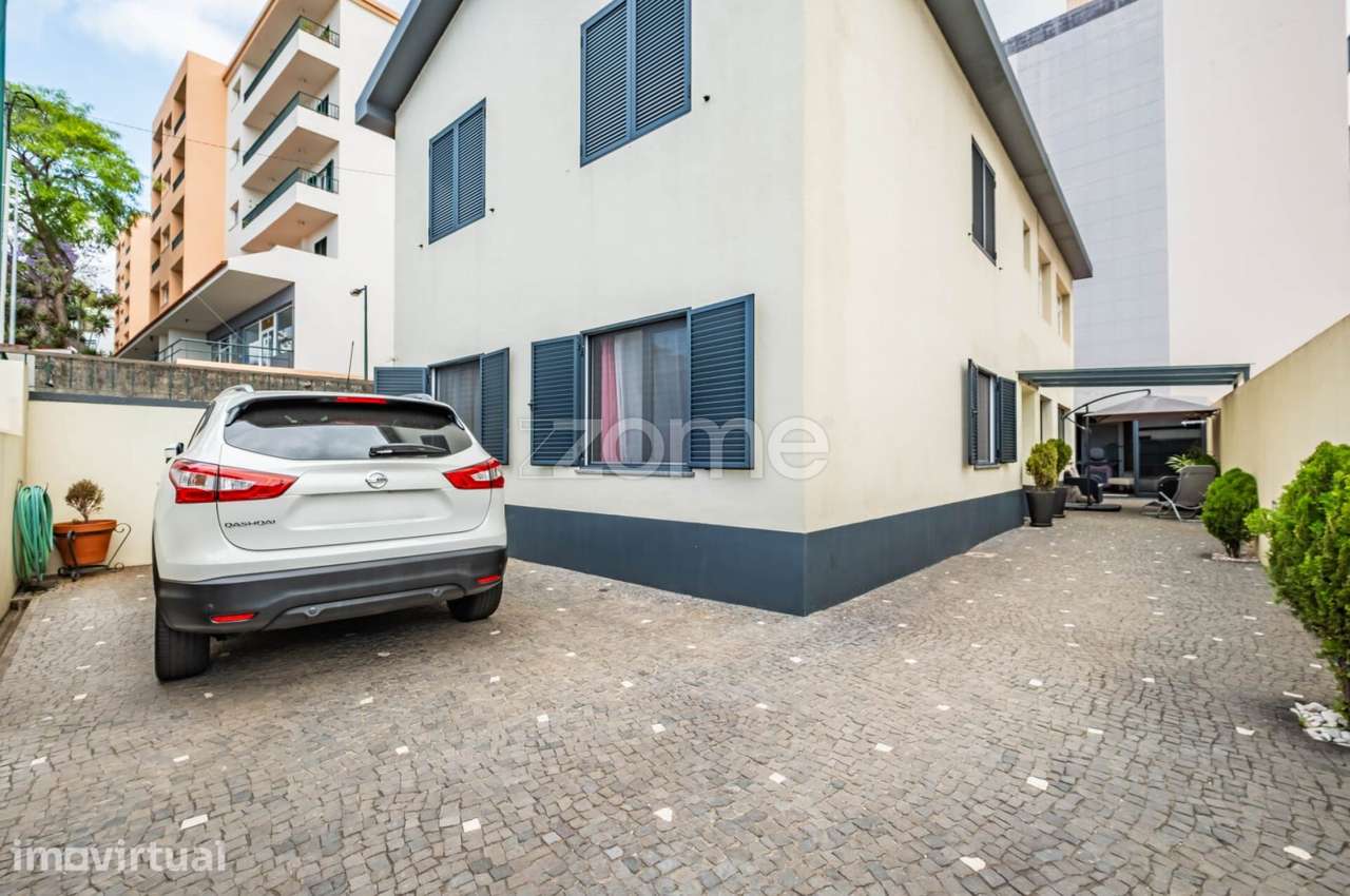Moradia T3 em Santo António | Conforto, Localização e Estilo de Vid... - Grande imagem: 5/25