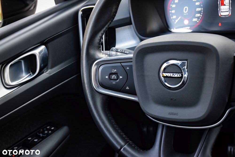 Volvo XC 40 T2 Momentum - 13