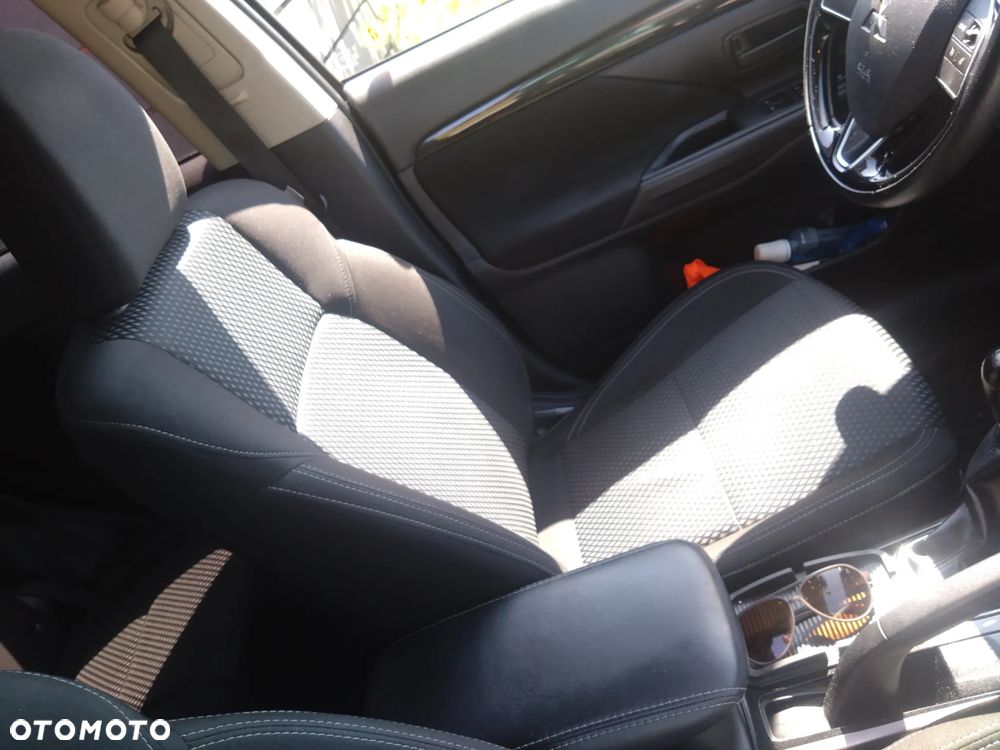 Mitsubishi Outlander 2.0 Invite + 2WD - 16
