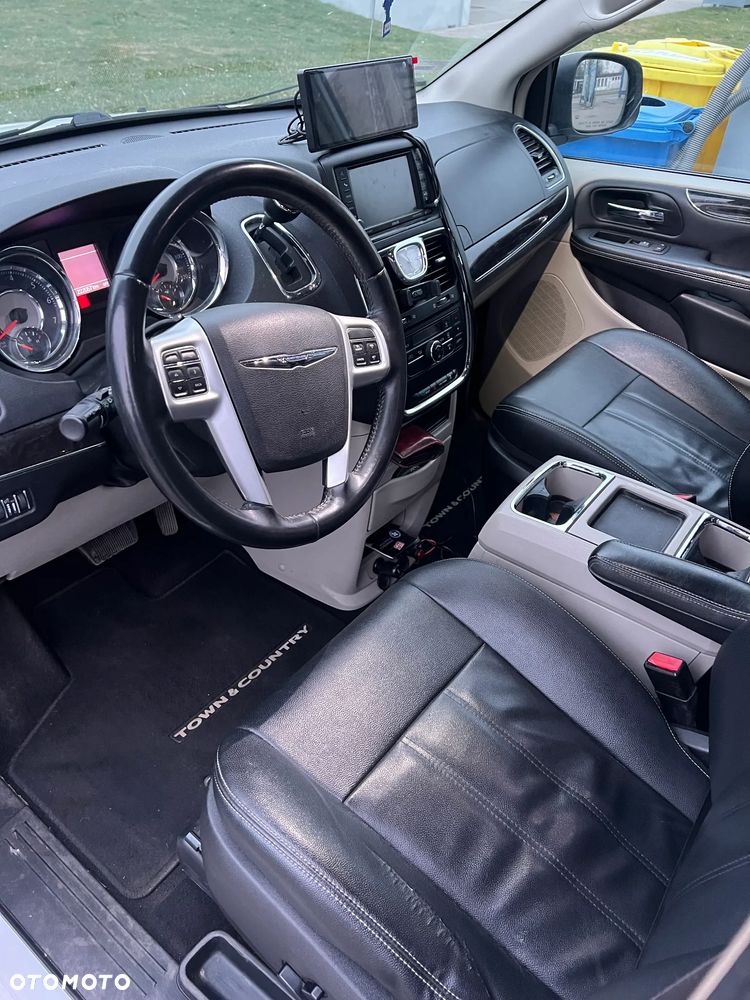 Chrysler Town & Country 3.6 Touring - 11