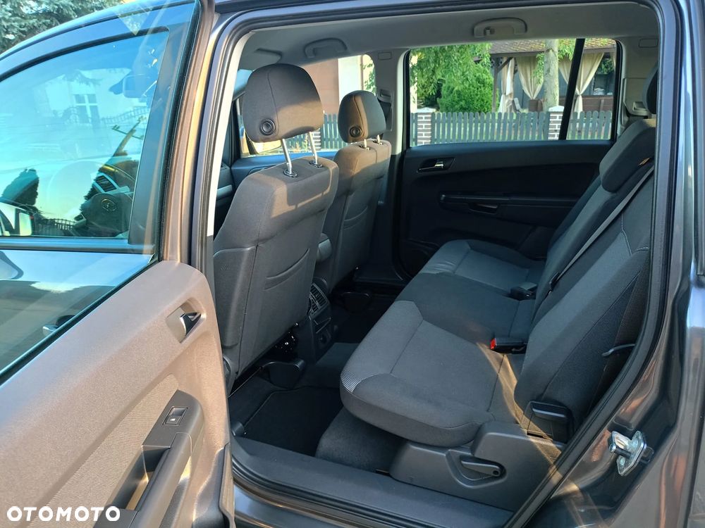 Opel Zafira - 11