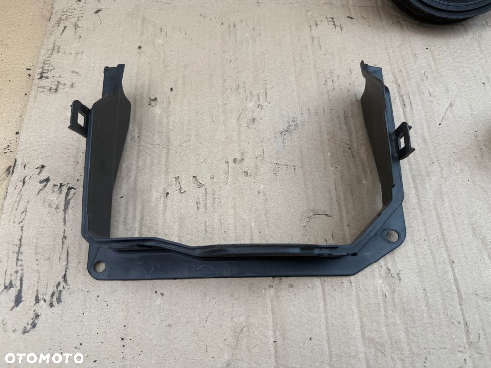 Mocowanie pokrywy akumulatora Land Rover Discovery Sport L550 BJ32-02214-A - 2