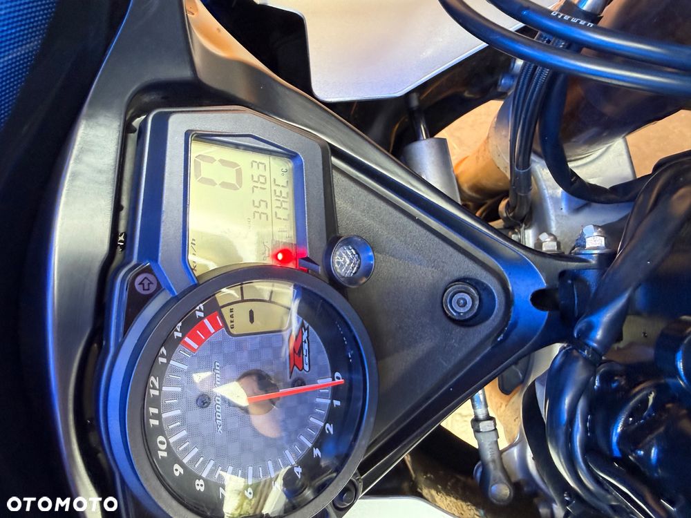 Suzuki GSX-R - 17