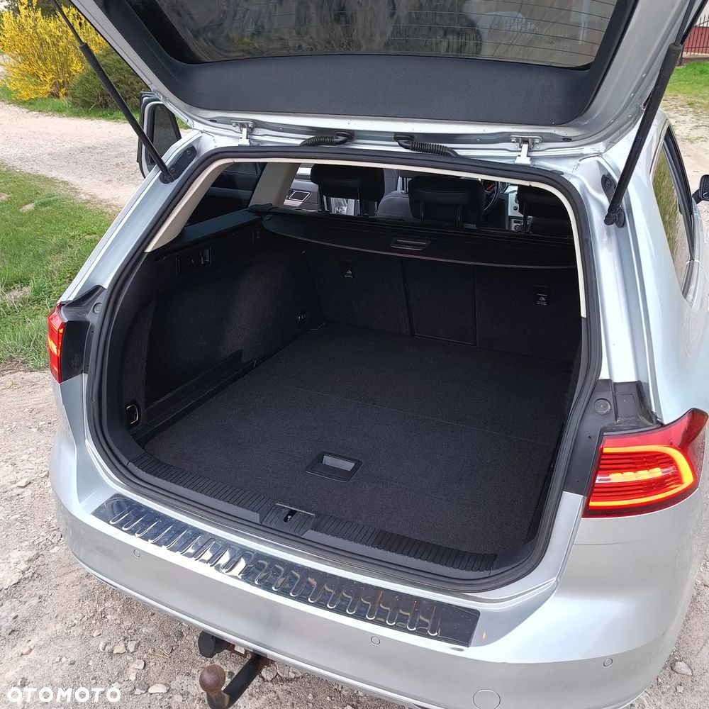 Volkswagen Passat 2.0 TDI (BlueMotion Technology) Highline - 24