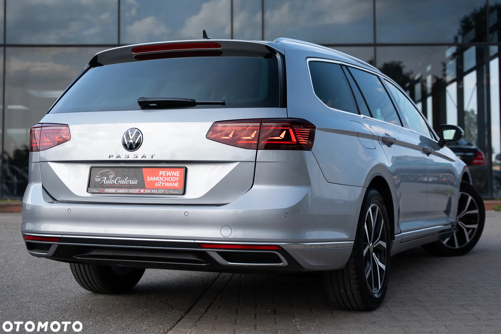 Volkswagen Passat Variant 2.0 TDI (BlueMotion Technology) Highline - 9