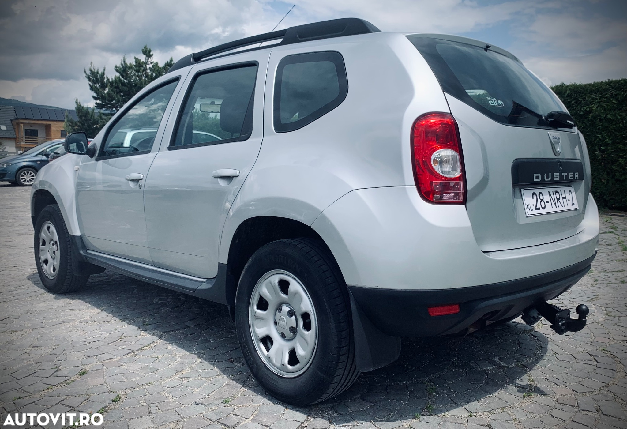 Dacia Duster 1.6 4x4 Laureate - 4