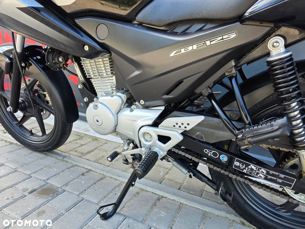 Honda CBF - 24
