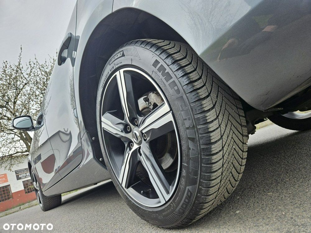 Volvo V40 D2 Momentum - 16