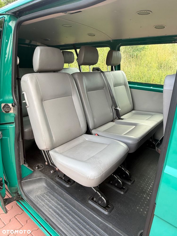 Volkswagen Transporter Shuttle L2 - 14