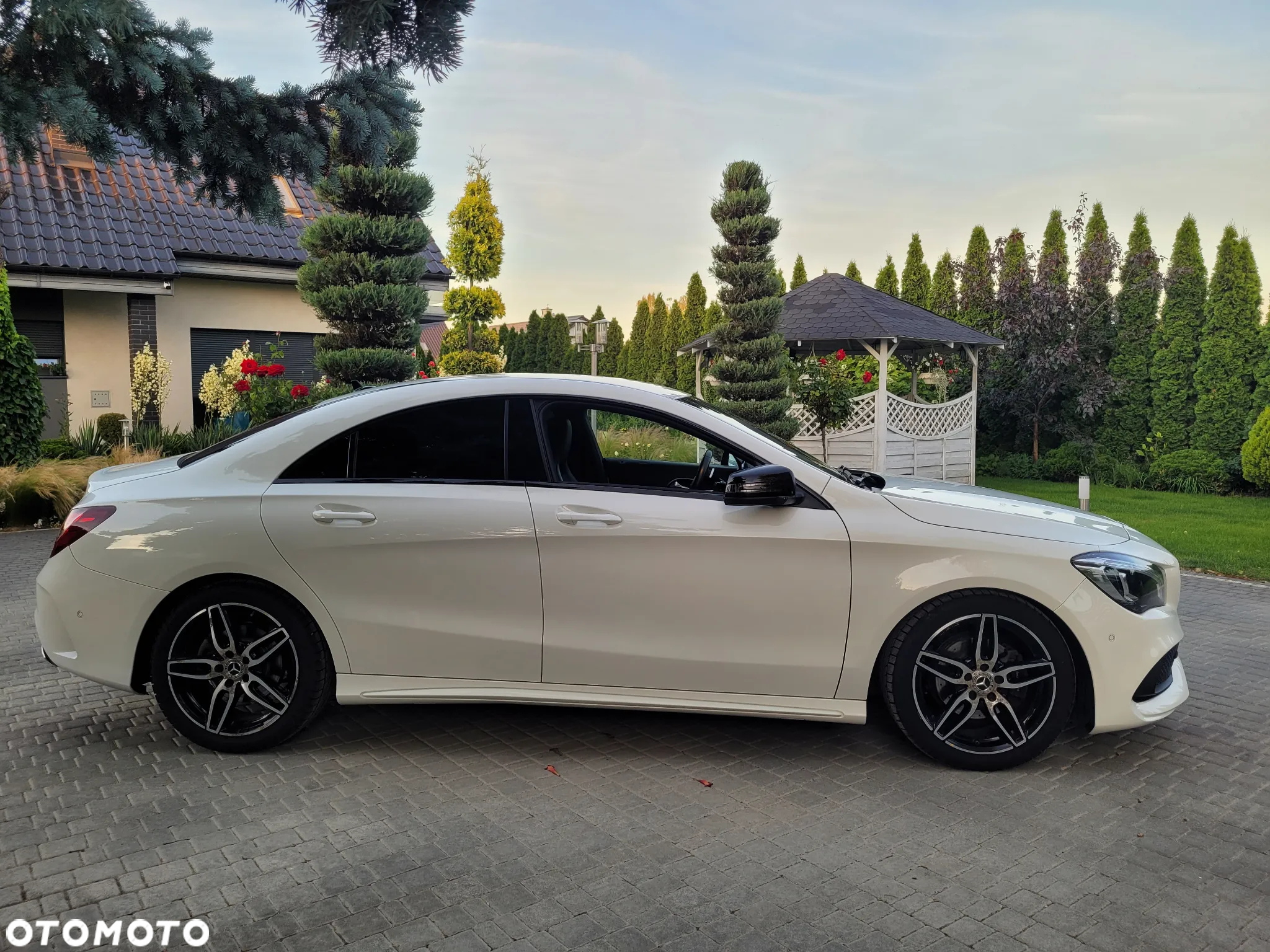 Mercedes-Benz CLA 200 7G-DCT AMG Line - 14