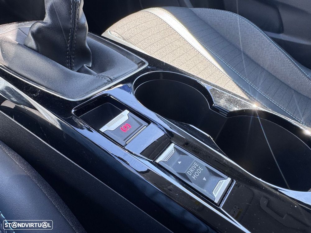 Peugeot 208 1.2 PureTech Allure - 15