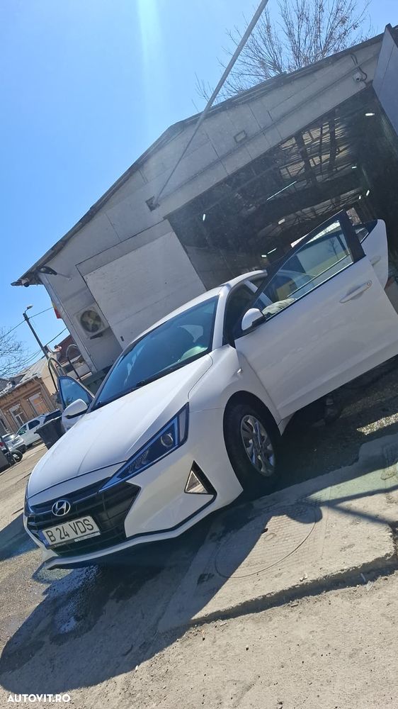Hyundai Elantra 1.6 MPi Exclusive - 4