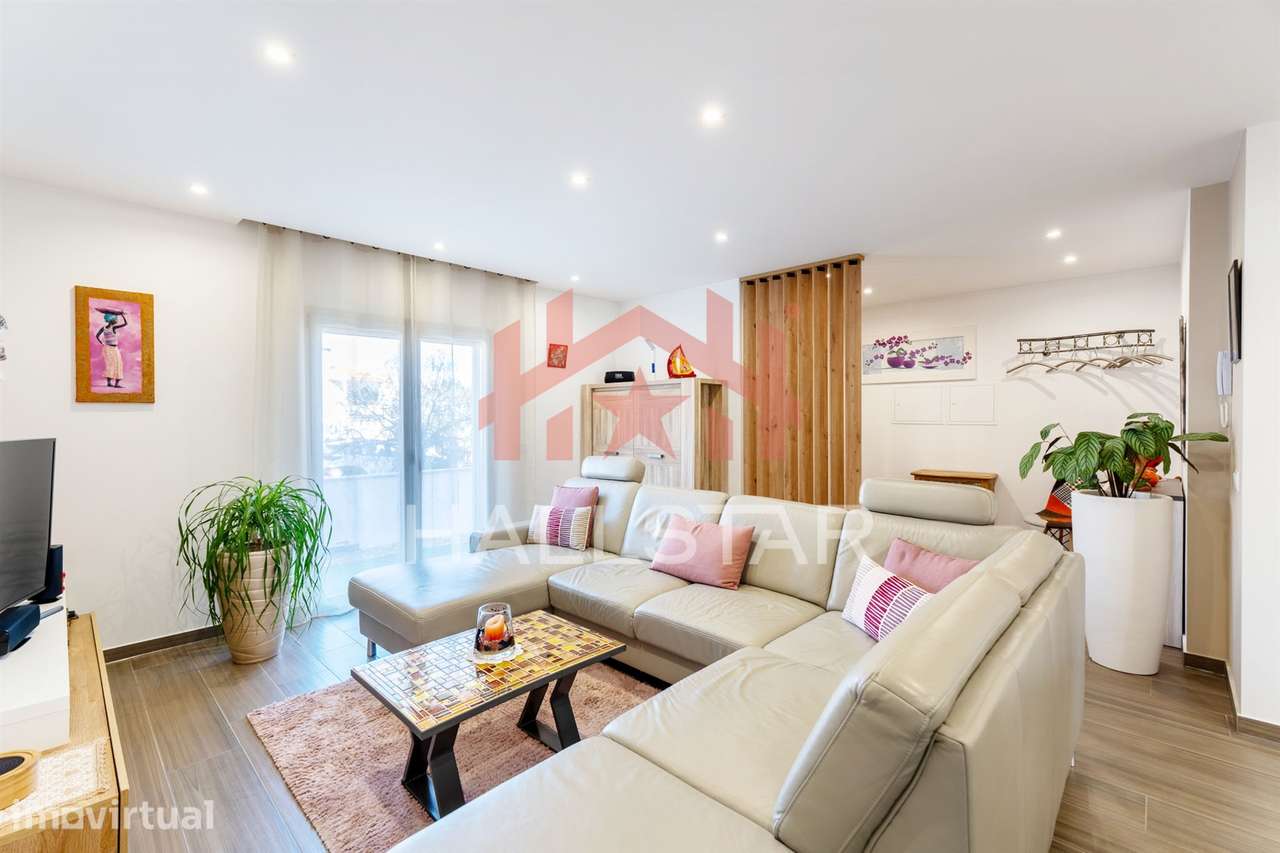 Moradia T4 / Jardim e Garagem / Cela - Grande imagem: 2/50