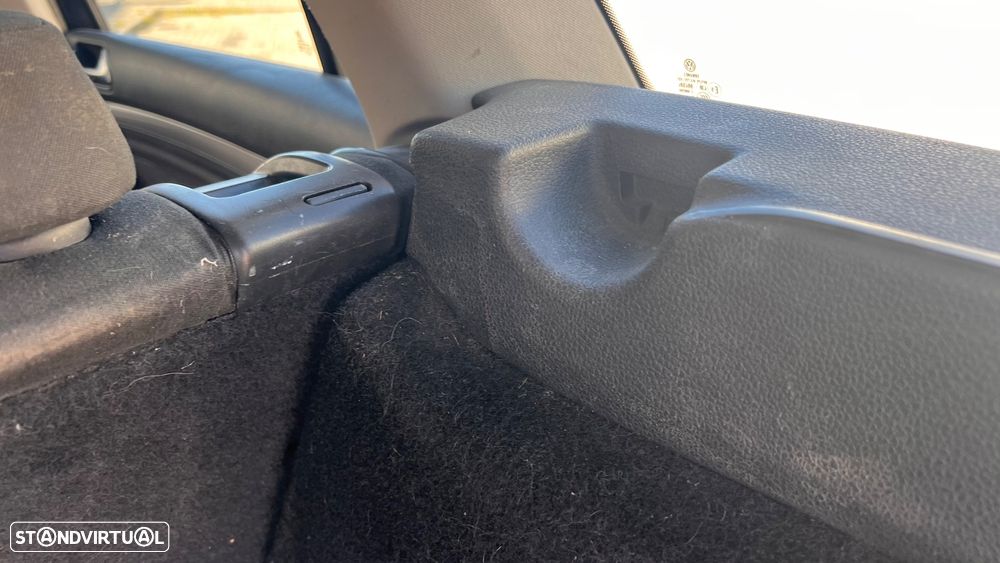 VW Golf Variant 1.6 TDi Confortline - 23