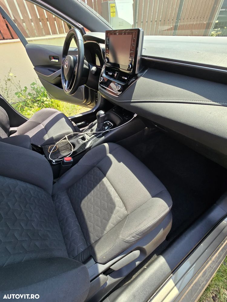 Toyota Corolla - 12