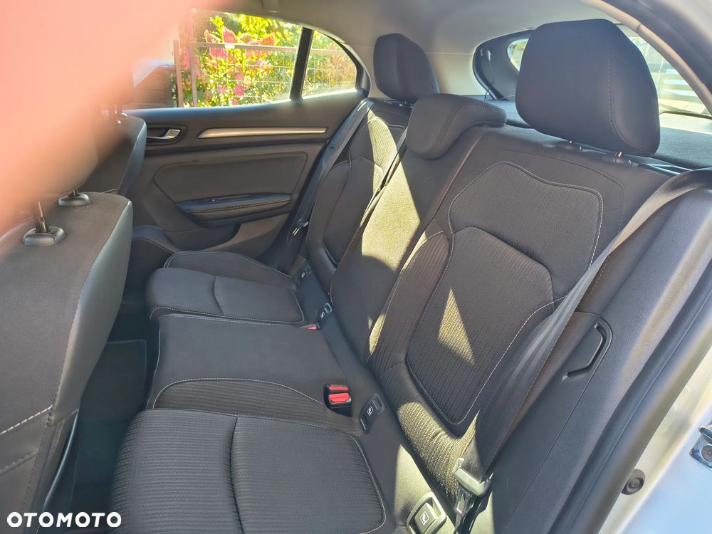 Renault Megane 1.5 Blue dCi Intens - 29