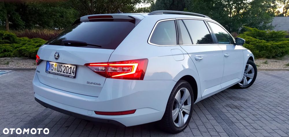 Skoda Superb 2.0 TDI Premium Edition - 15