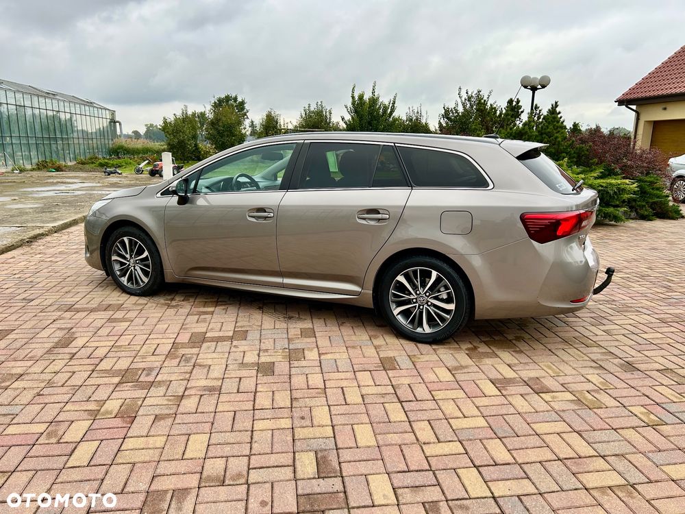 Toyota Avensis Touring Sports 1.6 D-4D - 21