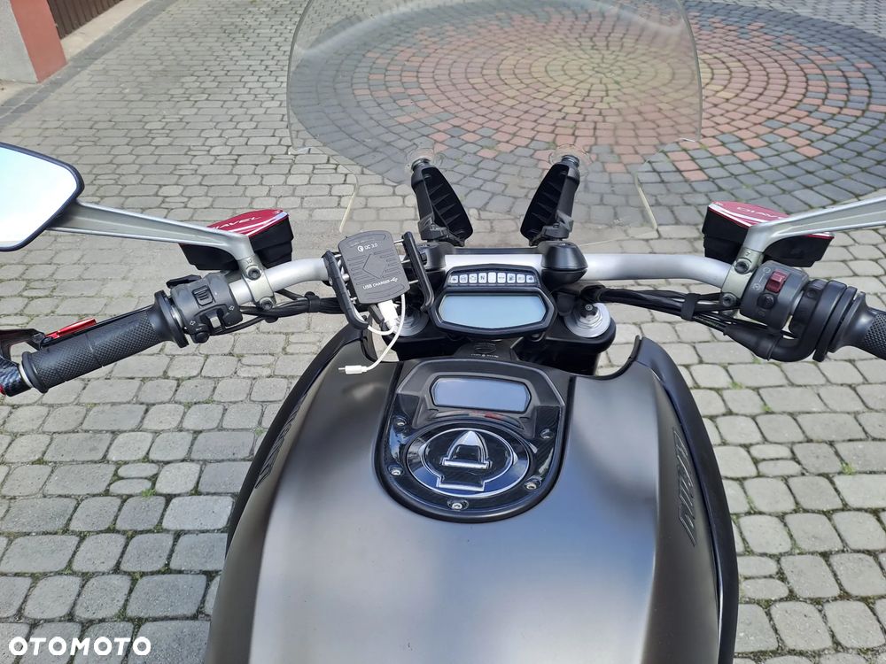Ducati Diavel - 9