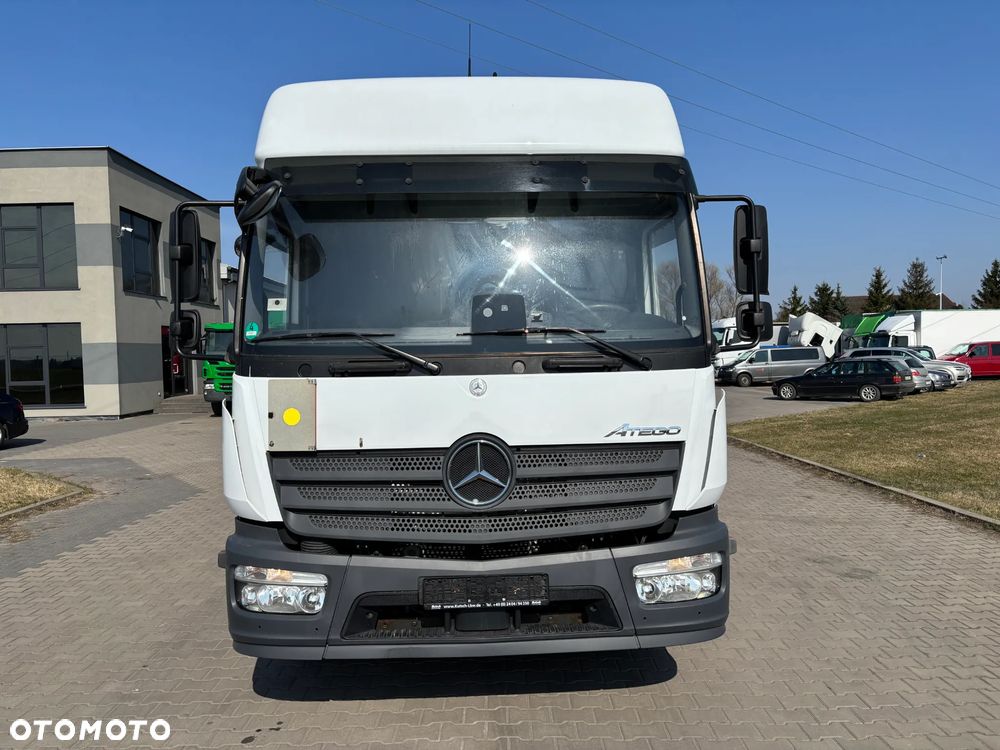 Mercedes-Benz ATEGO 1227 kontener z windą ,  kabina sypialna , webasto, klimatyzacja, niski przebieg , bezwypadkowy. (nie 1224, 1230) - 2
