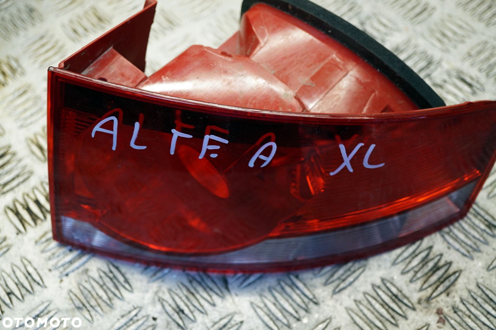 LAMPA TYLNA PRAWA ALTEA XL  SEAT 2006-2009 - 1