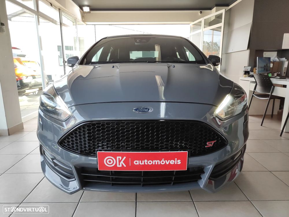 Ford Focus 2.0 EcoBoost ST c/ Pack Pele Desportiva - 4