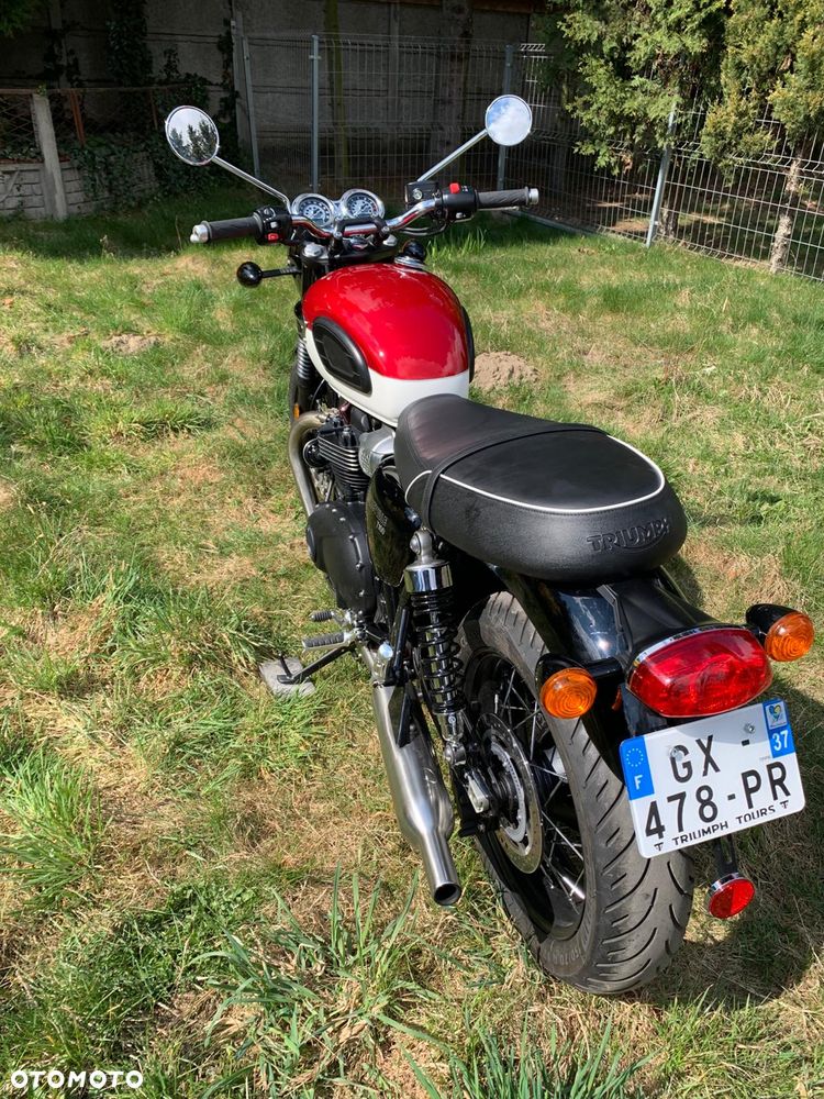 Triumph Bonneville - 6