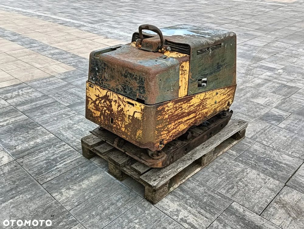 Pokrywa klapa maska karoseria ZAGĘSZCZARKA REWERSYJNA BOMAG BPH 80/65 S