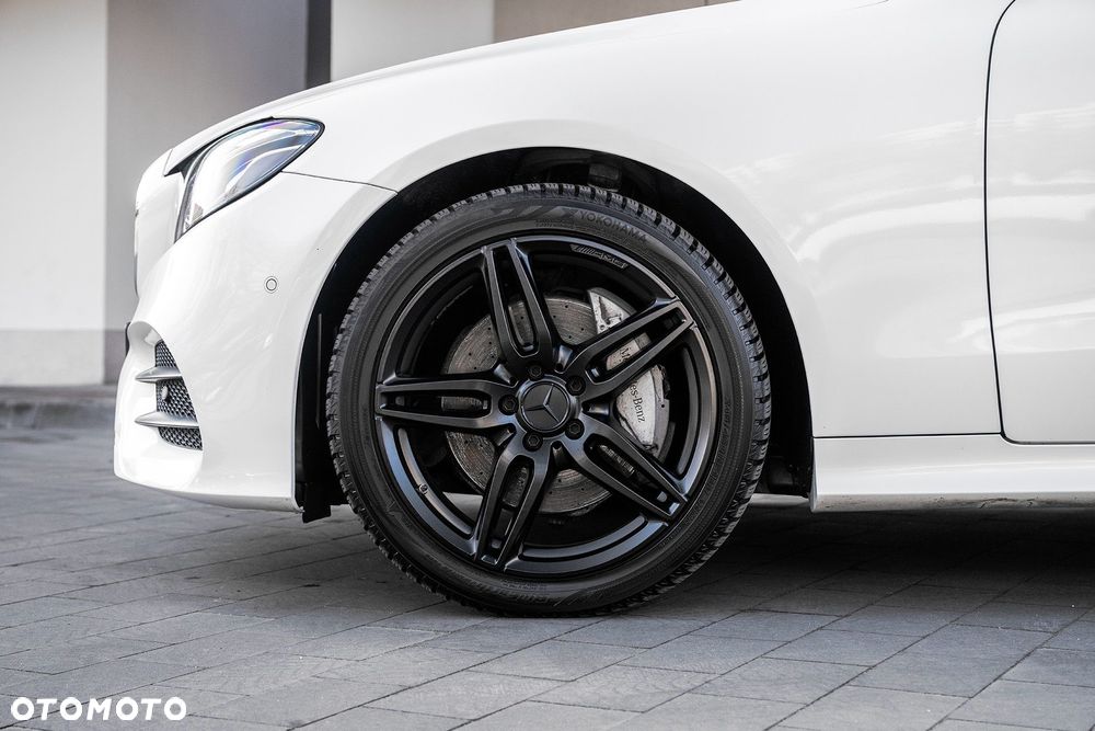 Mercedes-Benz Klasa E 220 d 4-Matic 9G-TRONIC - 10