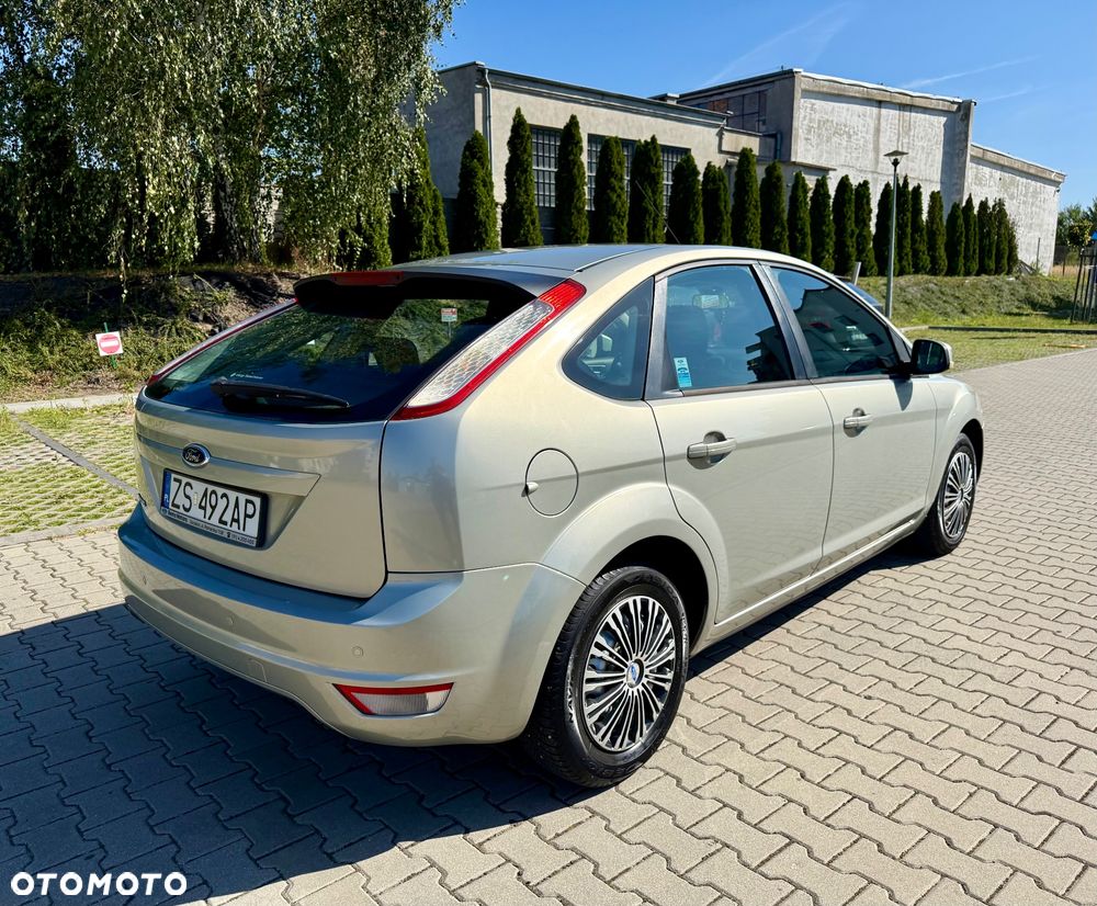 Ford Focus 1.6 Ambiente - 12