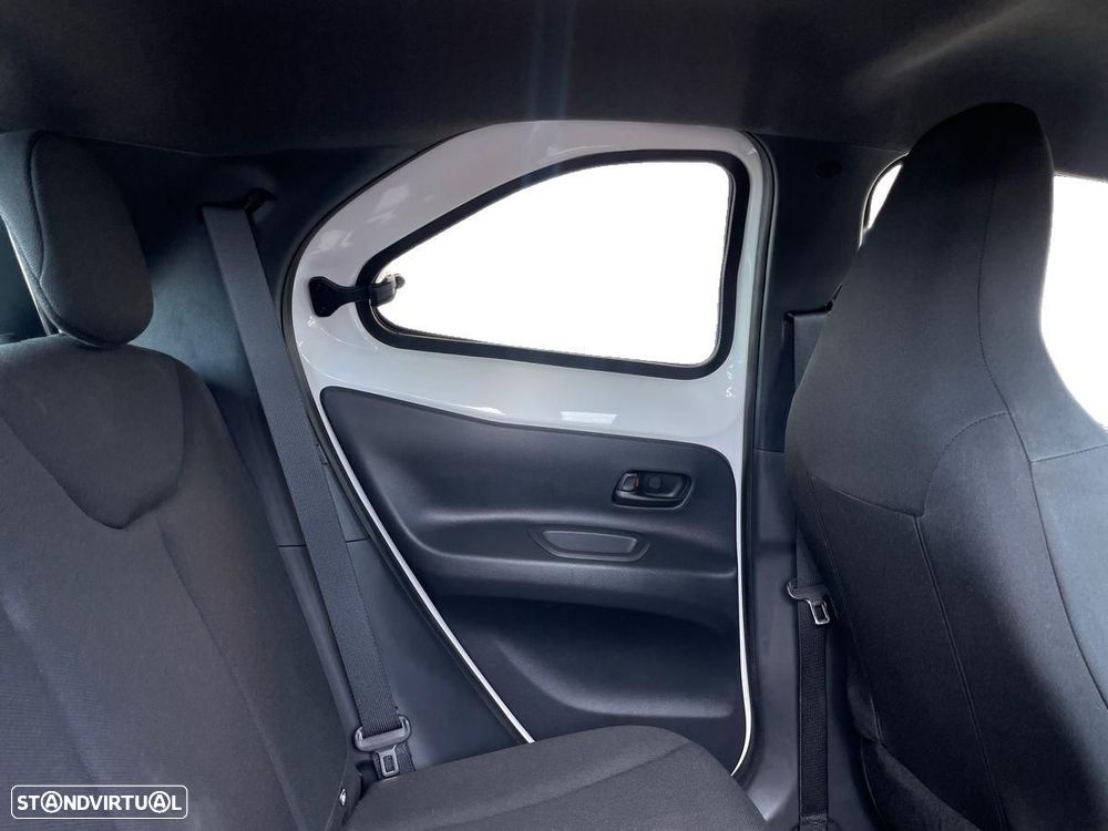 Toyota Aygo X - 15