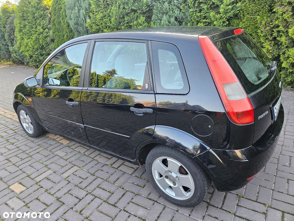 Ford Fiesta 1.3 Ghia - 6
