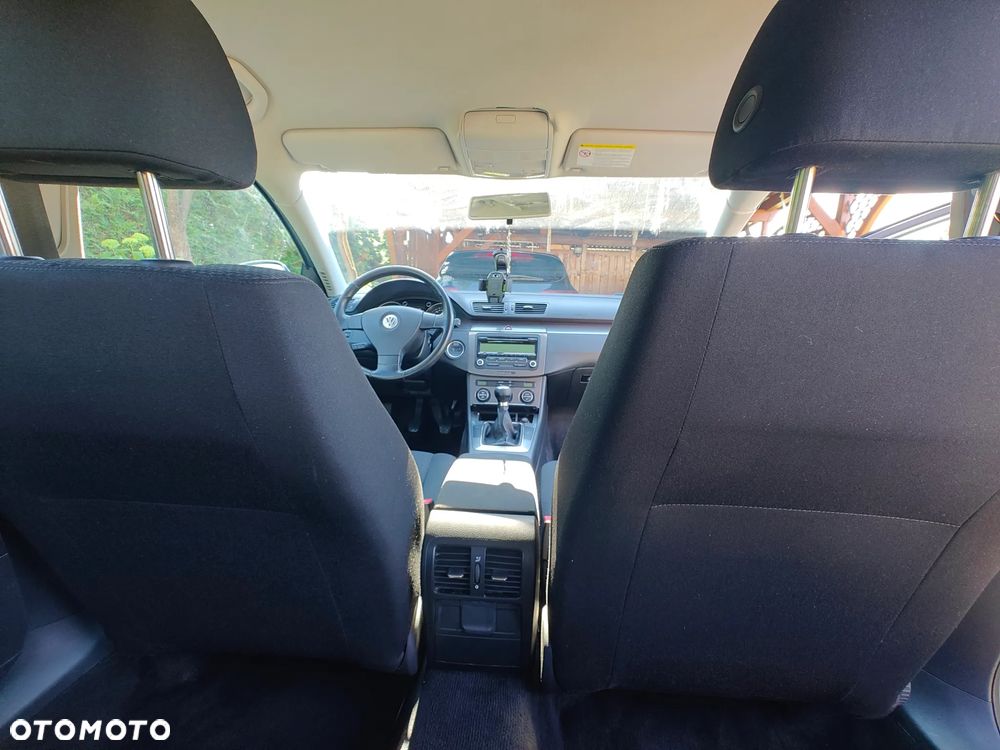Volkswagen Passat 2.0 TDI DPF BlueMot Trendline - 35