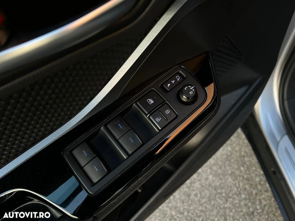 Toyota C-HR 2.0 Hybrid Team Deutschland - 11