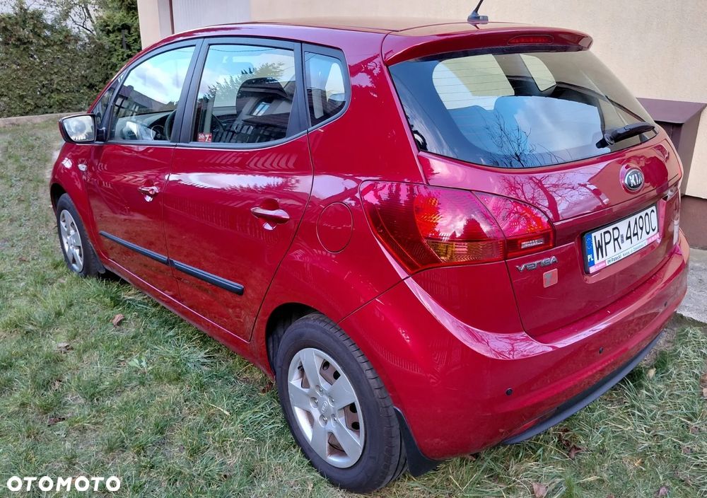 Kia Venga 1.6 L - 10