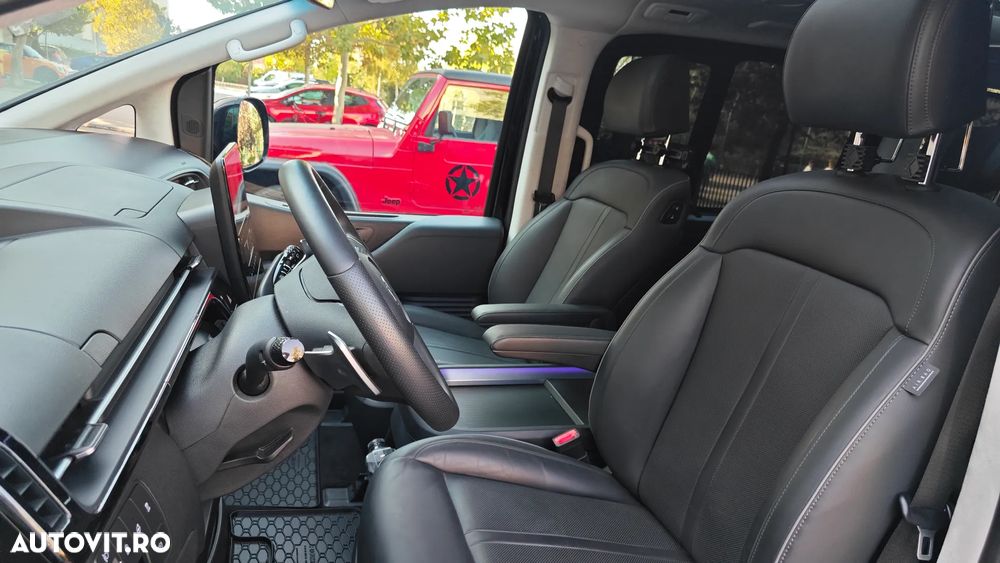 Hyundai Staria 2.2 CRDi Signature - 16