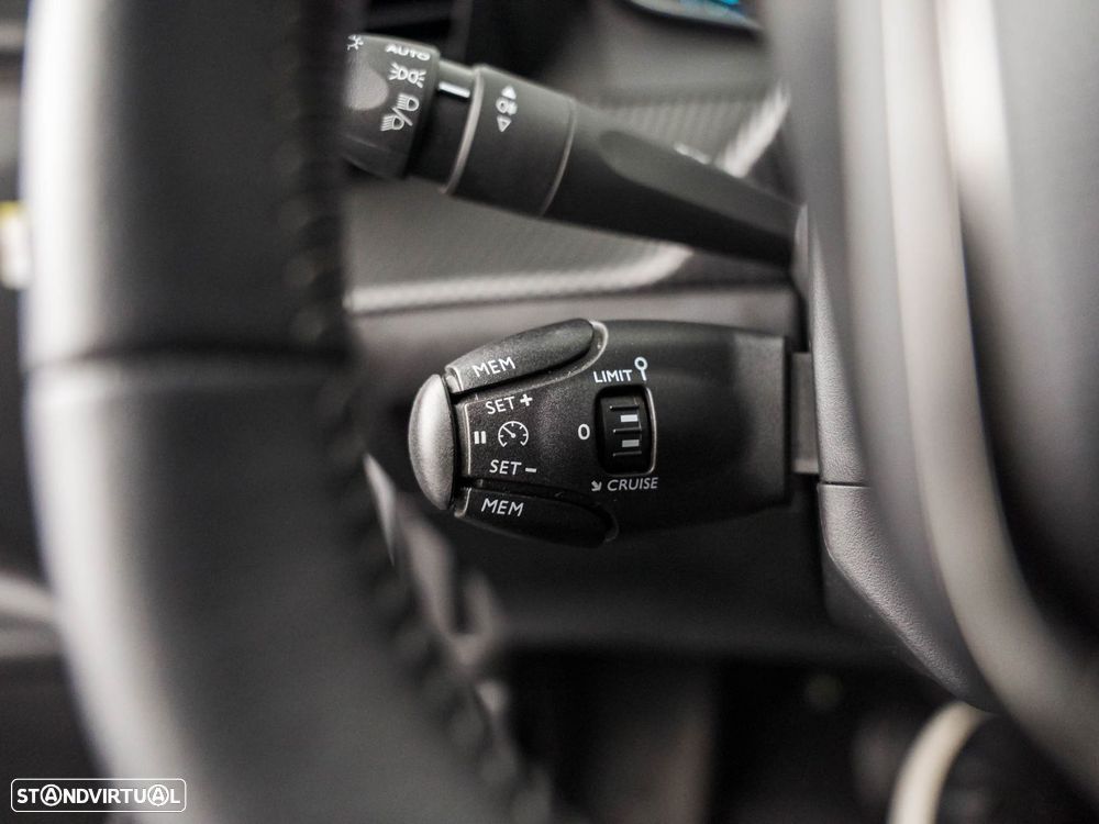 Peugeot e-2008 50 kWh Active Pack - 18