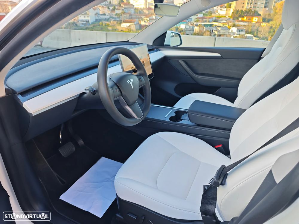 Tesla Model Y Long Range Dual Motor AWD - 15