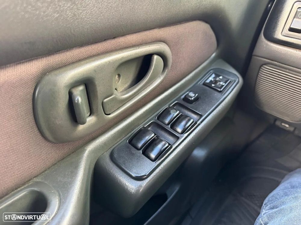 Mitsubishi L200 2.5 TD CD 3200 - 40