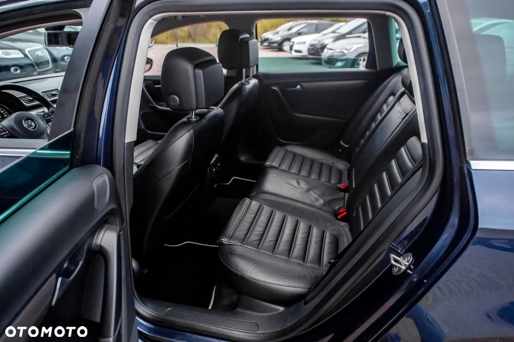 Volkswagen Passat Variant 2.0 TDI 4Motion DSG BlueMotion Tech Highline - 18