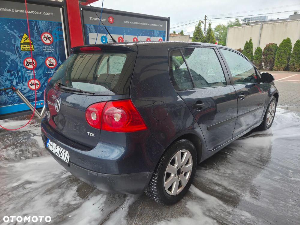 Volkswagen Golf - 5