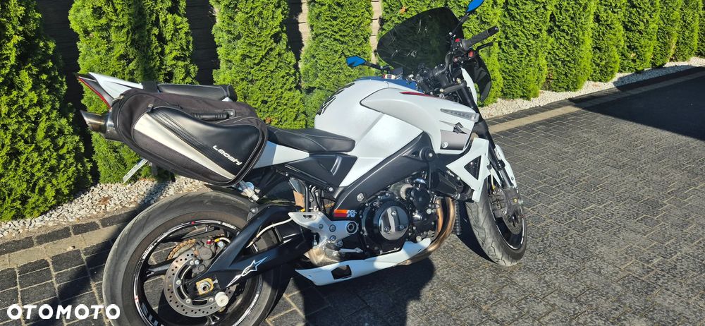 Suzuki GSX - 17